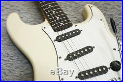 1990's Fender Japan'72 reissue Stratocaster ST72-55 Vintage white Made in Japan