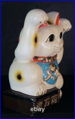 Banzai Neko Japan cat Manekineko money box 1950s vintage ceramic