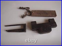 Edo period Storehouse key movable item 15cm 555g with lock key Antique Japan