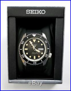 Seiko 5 Sports SRPD95 Men's Automatic Silicone Strap Watch NEW