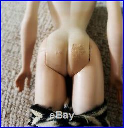 VINTAGE Barbie #3 BRUNETTE PONYTAIL- Doll, box, stand, booklet, 2 ex. Outfits