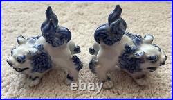 VTG Japanese porcelain, blue and white Fu lions, 4 inches long