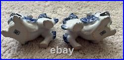 VTG Japanese porcelain, blue and white Fu lions, 4 inches long