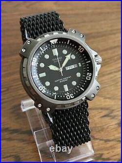 Vintage Casio MD-703 Mod 394 New Battery + Wjean Mesh Black Dial Diver Watch