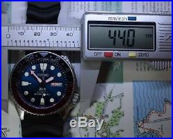 Vintage Seiko Prospex SKX 7s26-0020 200m Divers Day/Date men's watch. Aug. 2003